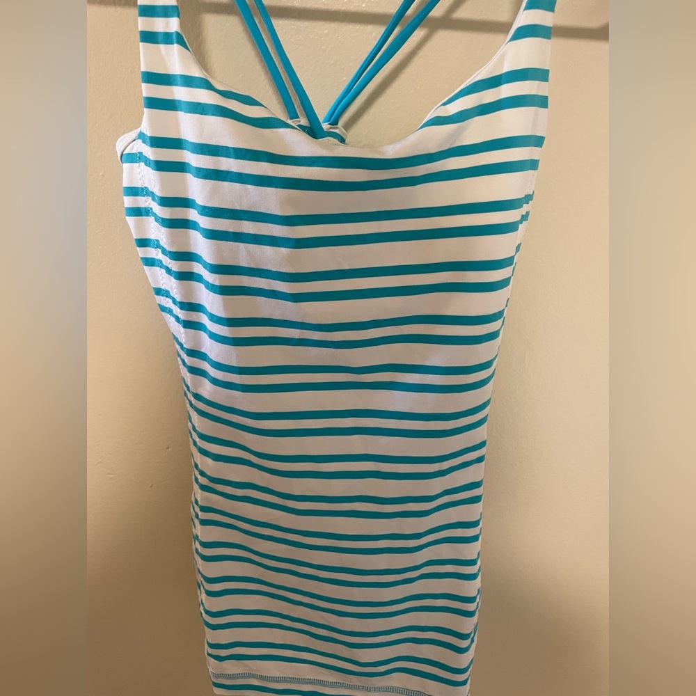 ✨Lululemon Free To Be Tank Striped Spry Blue Size 2 - Picture 4 of 14